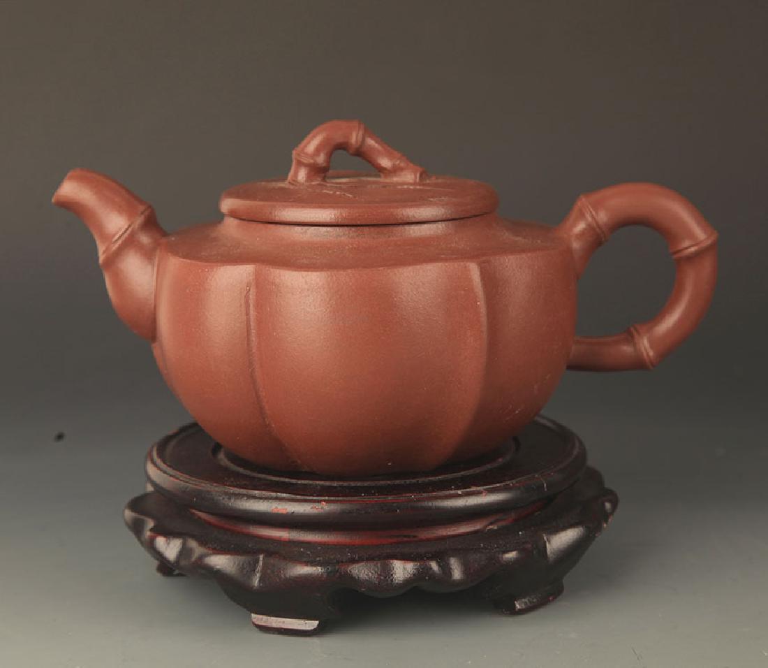 A FINE BAMBOO FIGURE ZI SHA TEA POT (1 of 4)