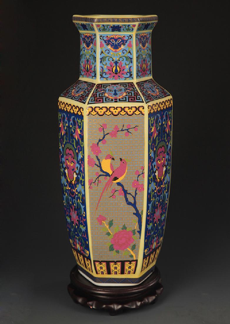 FAIENCE COLOR FAMILLE-ROSE HEXAGONAL VASE: QING DYNASTY, HIGH: 12.25 INCH; DIAMETER: 3.75 INCH