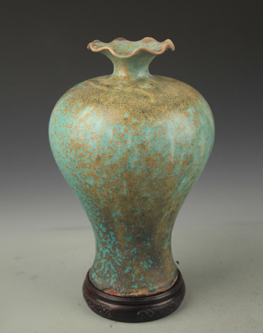 LU JUN KILN FLOWER TOP MEI STYLE VASE: Song Dynasty, High: 10.75 inch; Diameter: 3.5 inch