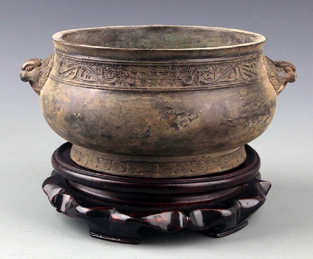 A DOUBLE LION EAR ROUND BRONZE CENSER (1 of 6)