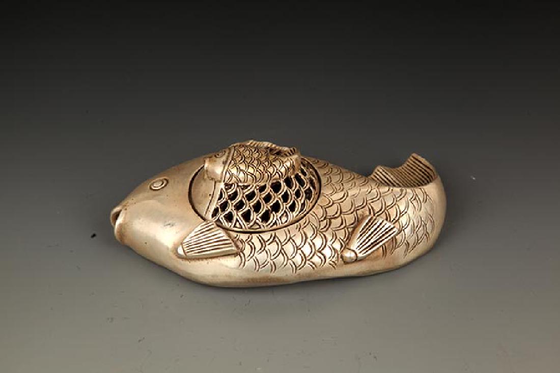 A FINELY CARVED BRONZE FISH AROMATHERAPY (1 of 5)
