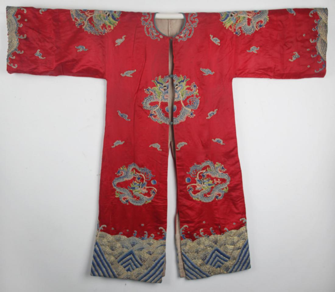 A FINE RED COLOR DRAGON EMBROIDERED ROBE (1 of 10)