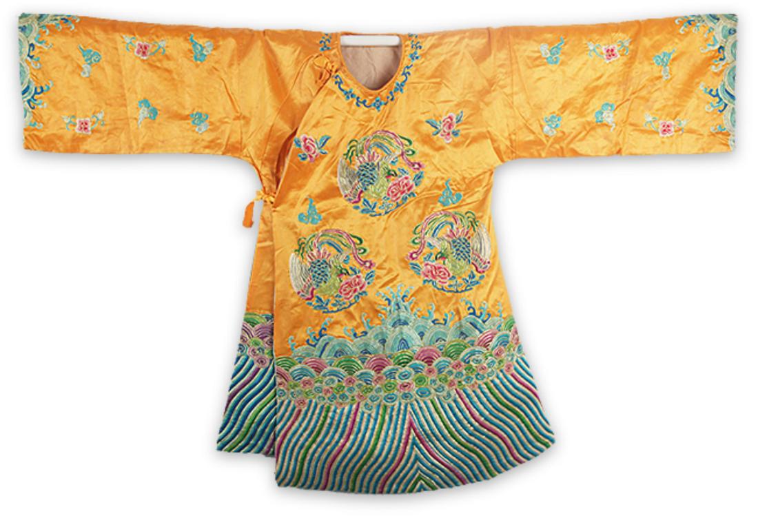 A FINE HAND MAKING DRAGON EMBROIDERED ROBE (1 of 7)