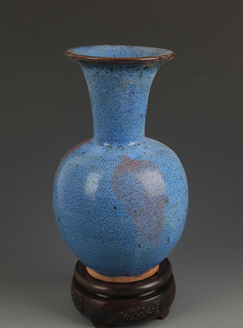 A LU JUN GLAZE LIGHT BLUE COLOR JAR: Possible Song Dynasty, High: 9.5 inch; Diameter:4.5 inch