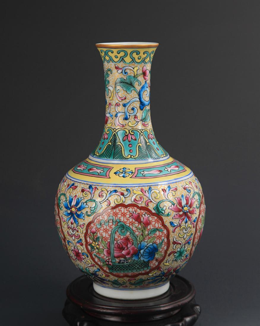 A ENAMEL COLOR LOTUS PATTERN PORCELAIN VASE (1 of 7)