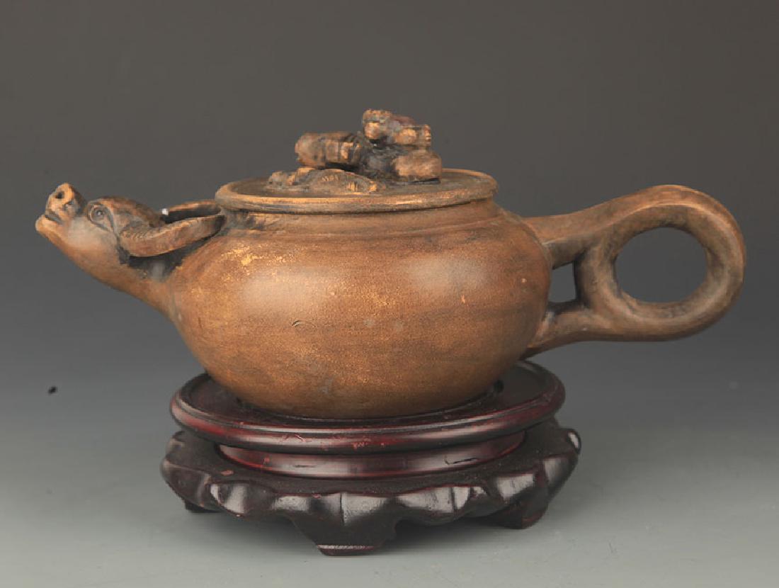 A FINE "CHEN MING YUAN" MARK COW SHAPE TEAPOT (1 of 5)