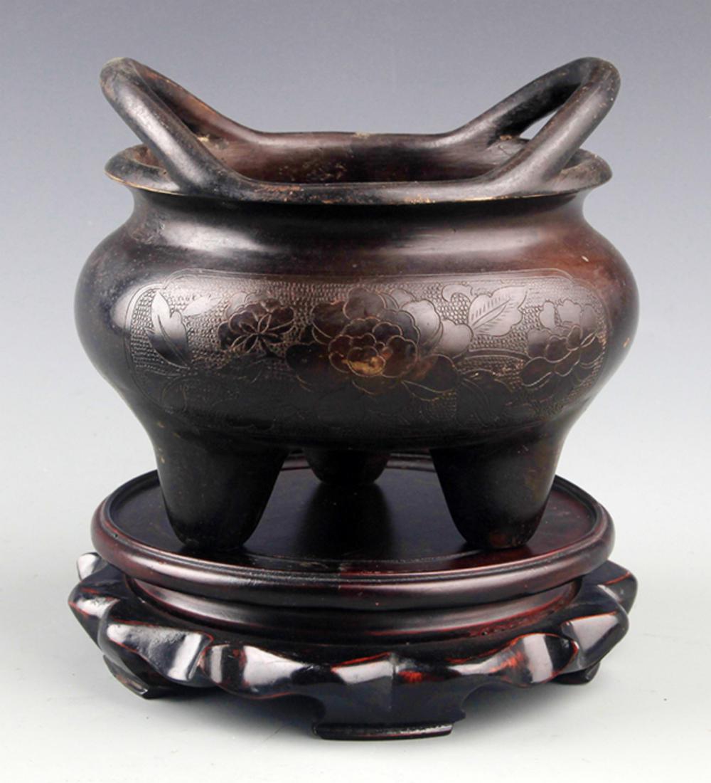 A FINE TRIPOD FOOT "YU TANG QING WAN" BRONZE CENSER: Ming Dynasty, High: 3.2 inch; Diameter:3.75 inch