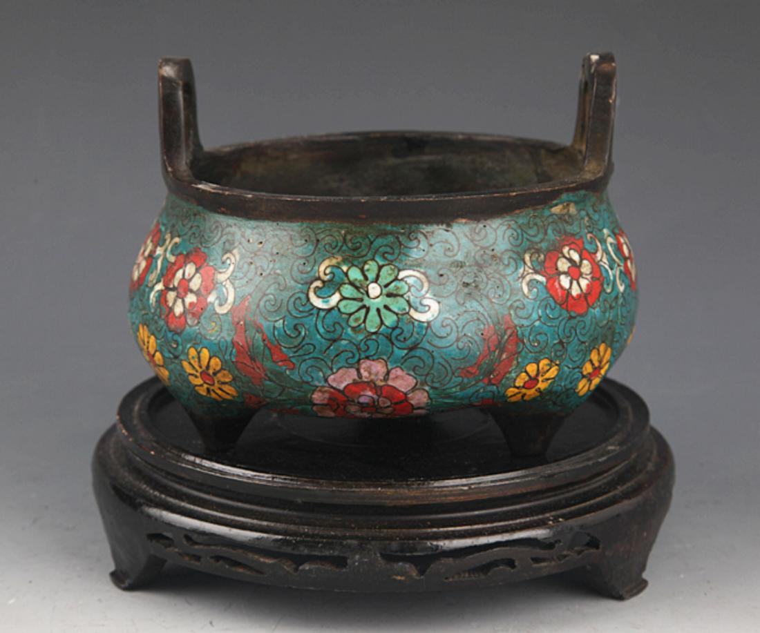 A FINELY CARVED CLOISONNÃ‰ ENAMEL BRONZE CENSER: Qing Dynasty, High: 4.6 in-Width: 5.1 in