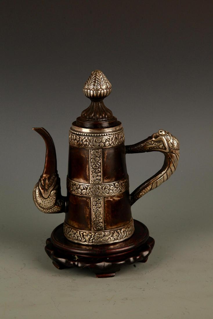 A FINE TIBETAN BELL SHAPE BRONZE WATER POT (1 of 8)