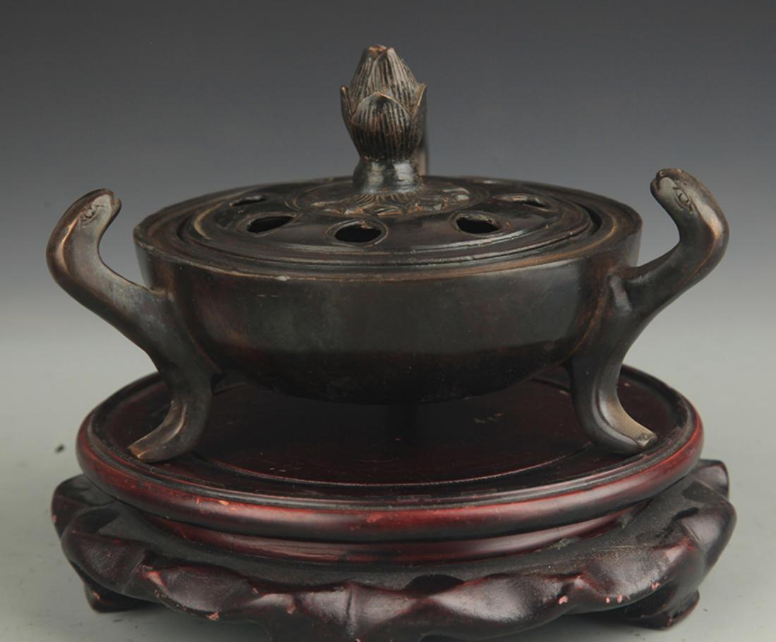 A BRONZE TRIPOD AROMATHERAPY BURNER (1 of 6)