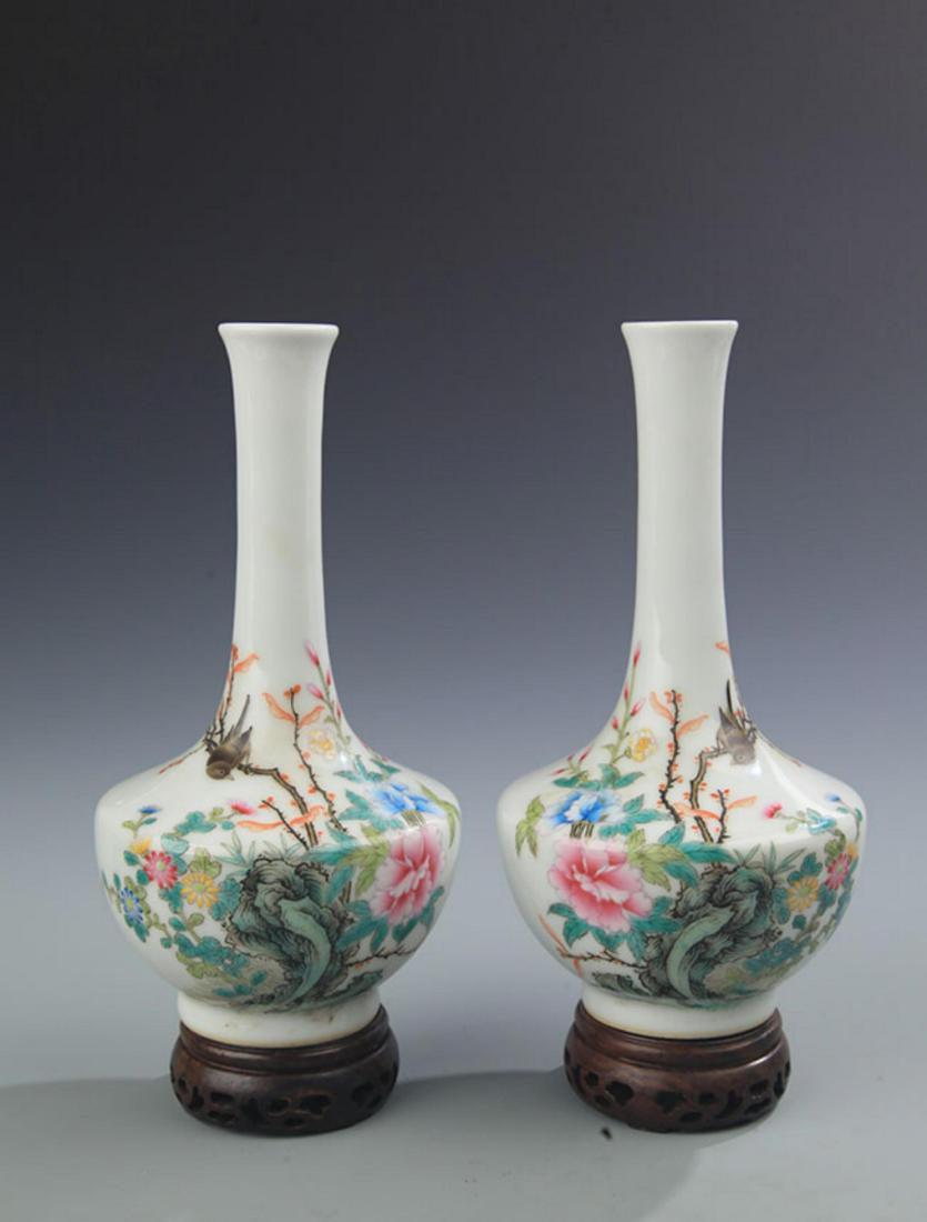 A FAMILLE ROSE FLOWER AND BIRD PATTERN LONG NECK VASE (1 of 5)