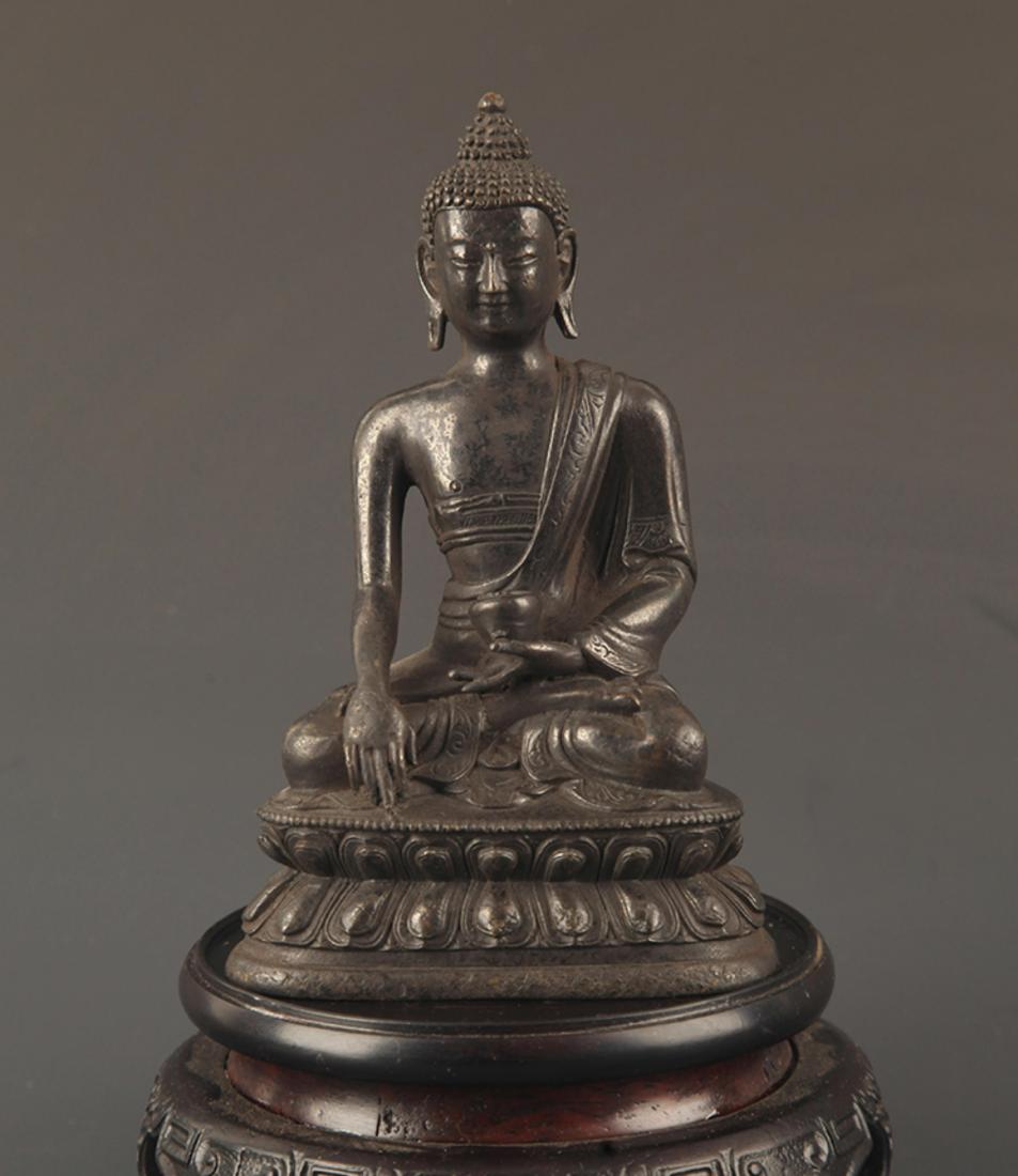 A FINE BRONZE TIBETAN BHAISAJYAGURU BUDDHA (1 of 5)
