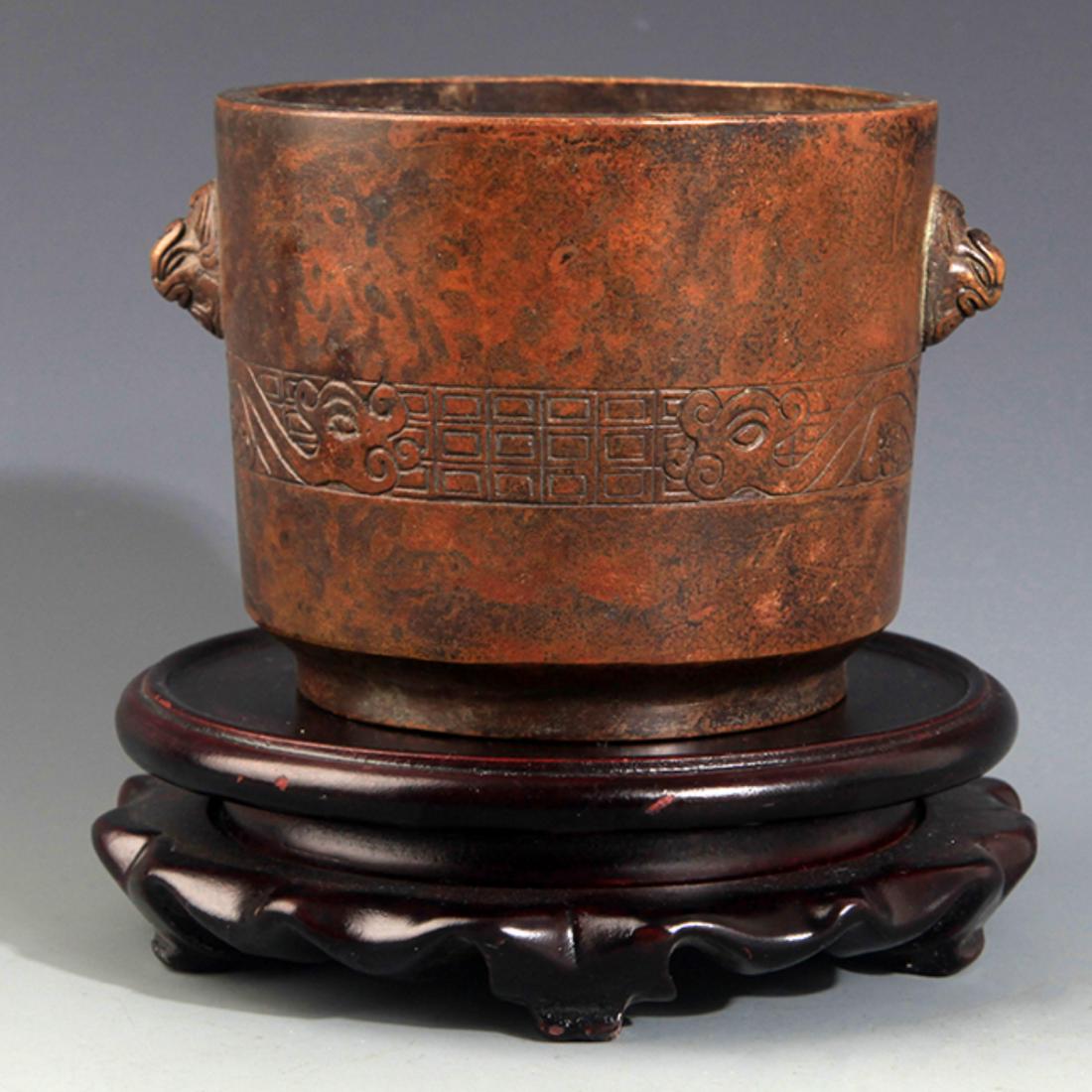 A FINELY CARVED BRONZE CENSER: Qing Dynasty, High: 3.0 inch; Diameter:4.0 inch
