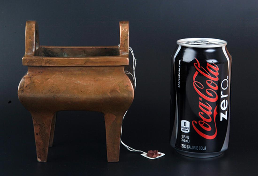 A BRONZE HIGH FOOT DOUBLE EAR BRONZE CENSER (1 of 5)