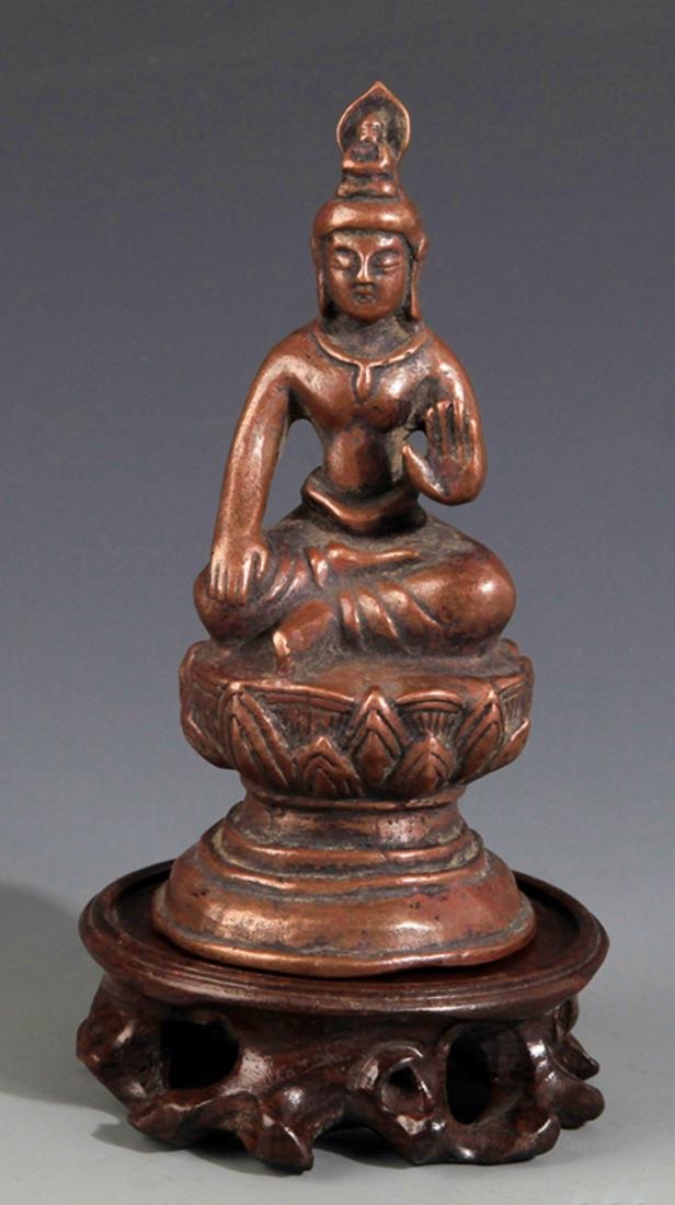 A SMALL BRONZE BUDDHA FIGURE (1 of 6)