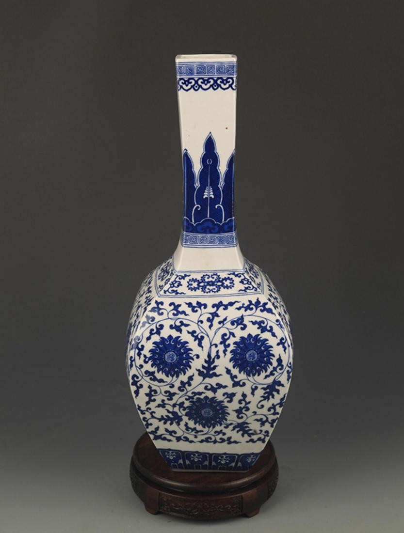 BLUE AND WHITE LOTUS FLOWER PATTERN LONGNECK VASE (1 of 5)
