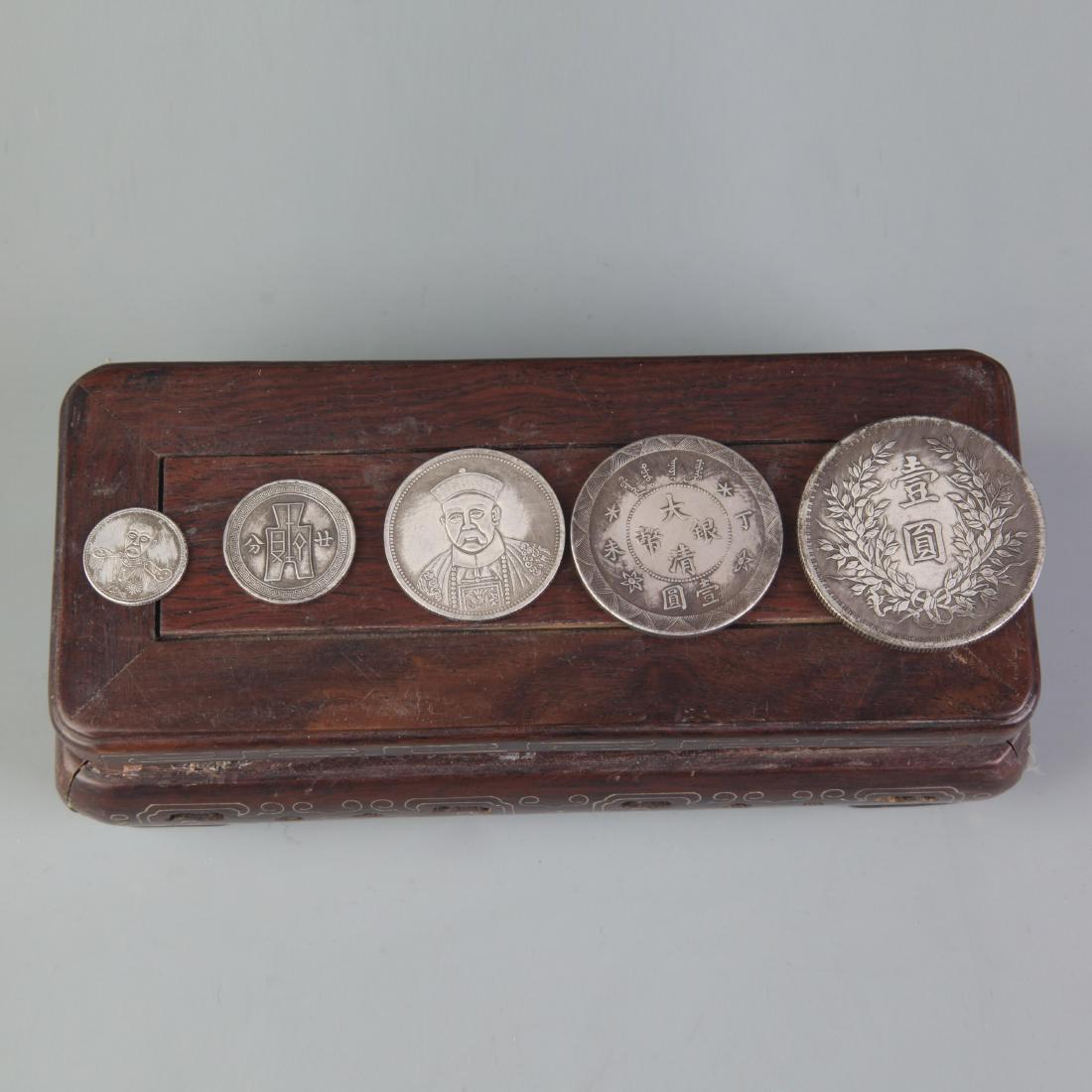 GROUP OF FIVE OLD CHINESE COIN (1 of 6)