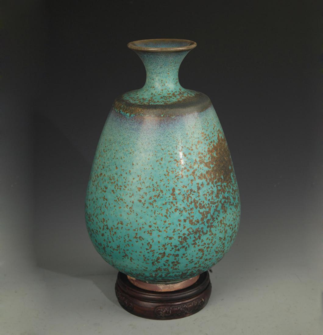 LU JUN KILN YU HU CHUN STYLE VASE: Song Dynasty Style, High:10.5 inch; D:2.75 inch