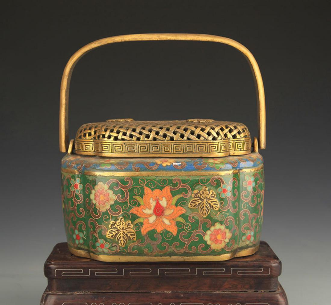 A CLOISONNE ENAMEL CARRYING BRONZE CENSER: Ming Dynasty, High: 4.0 inch; Width: 4.25 inch; Long:6.5 inch