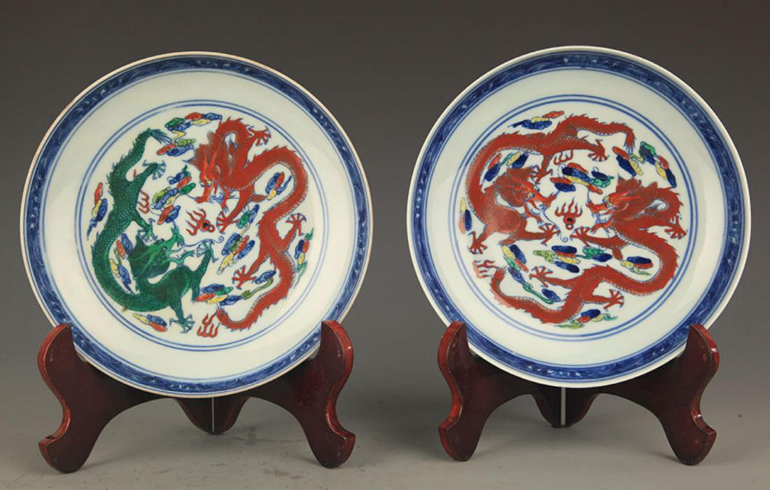 PAIR OF DOU CAI COLOR DRAGON PAINTED PLATE (1 of 7)