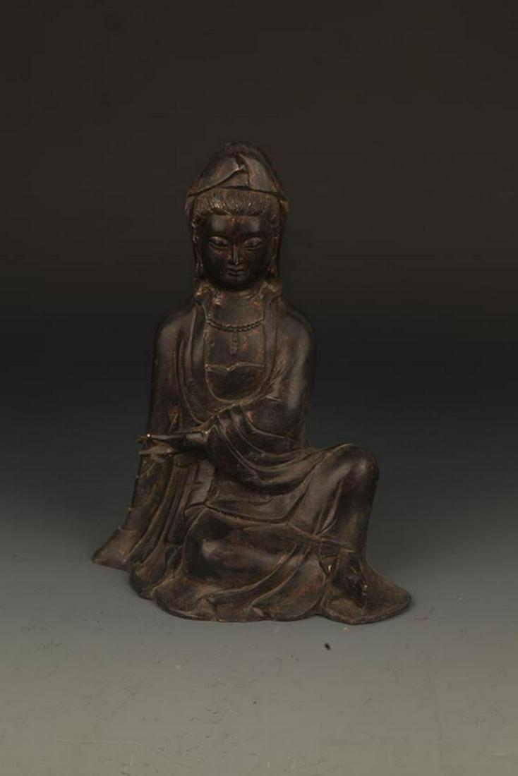 A FINELY CARVED BRONZE SEATED "GUAN YIN" FIGURE: Ming Dynasty, High: 8.25 inch; Width: 5.25 inch
