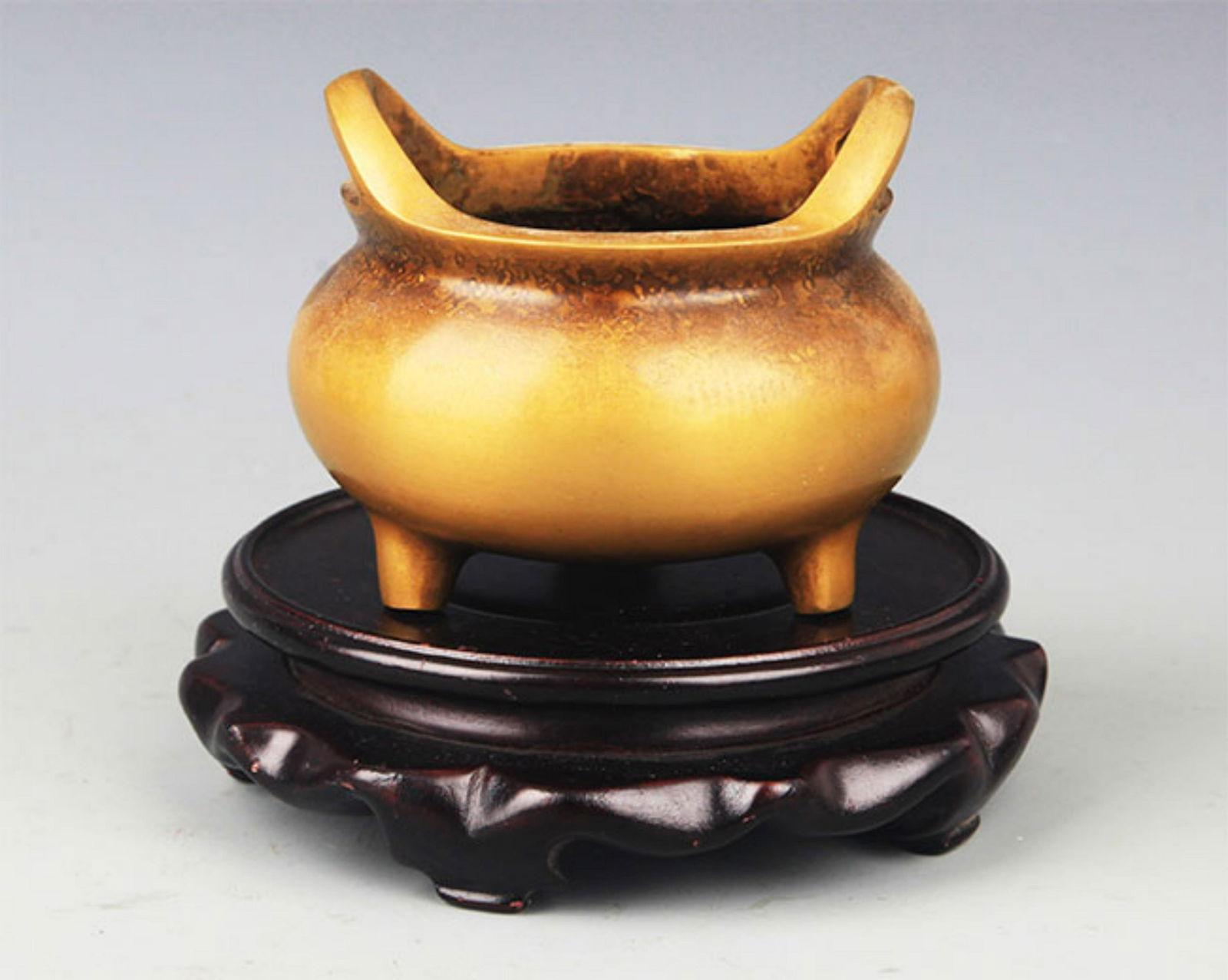 TRIPOD FOOT DOUBLE EAR BRONZE CENSER (1 of 4)