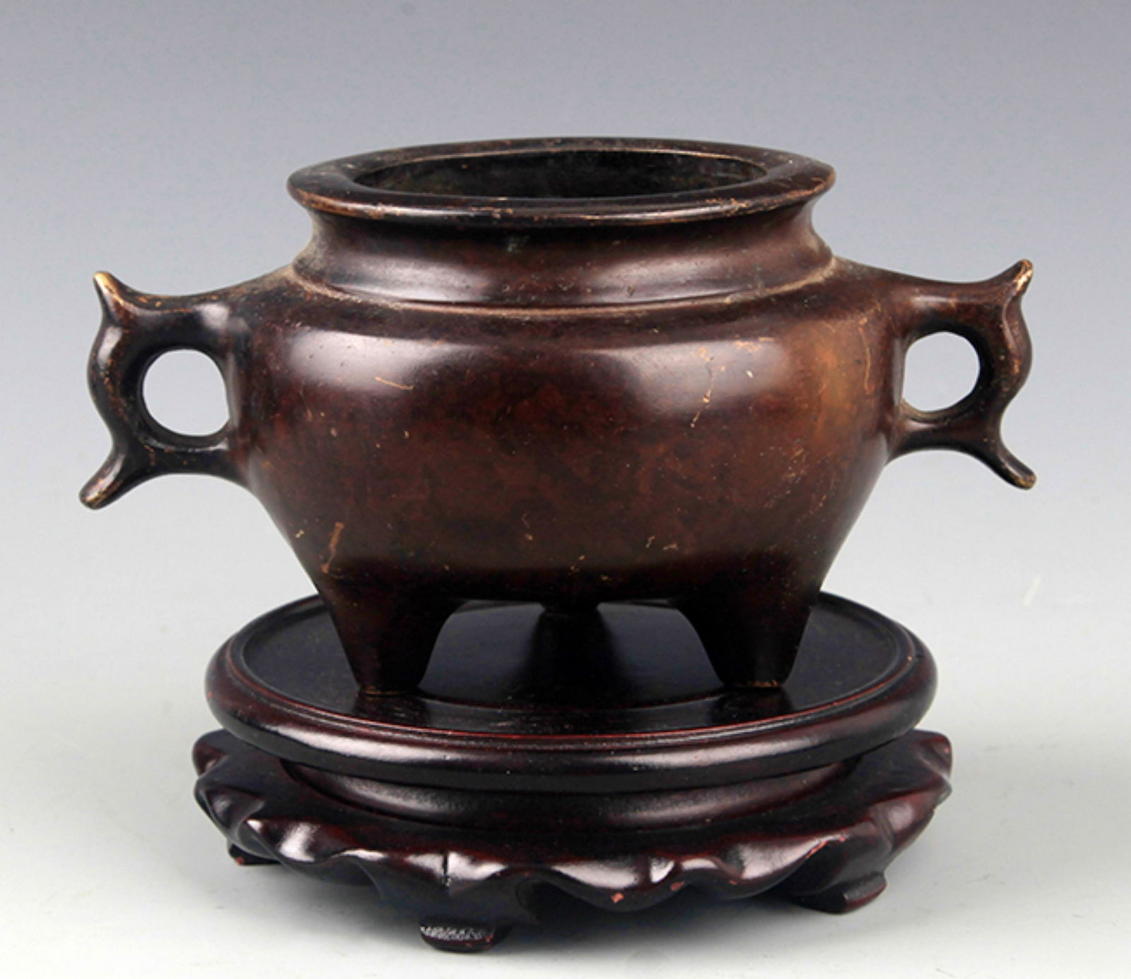 A "NING JING QING WAN" MARK BRONZE CENSER (1 of 4)