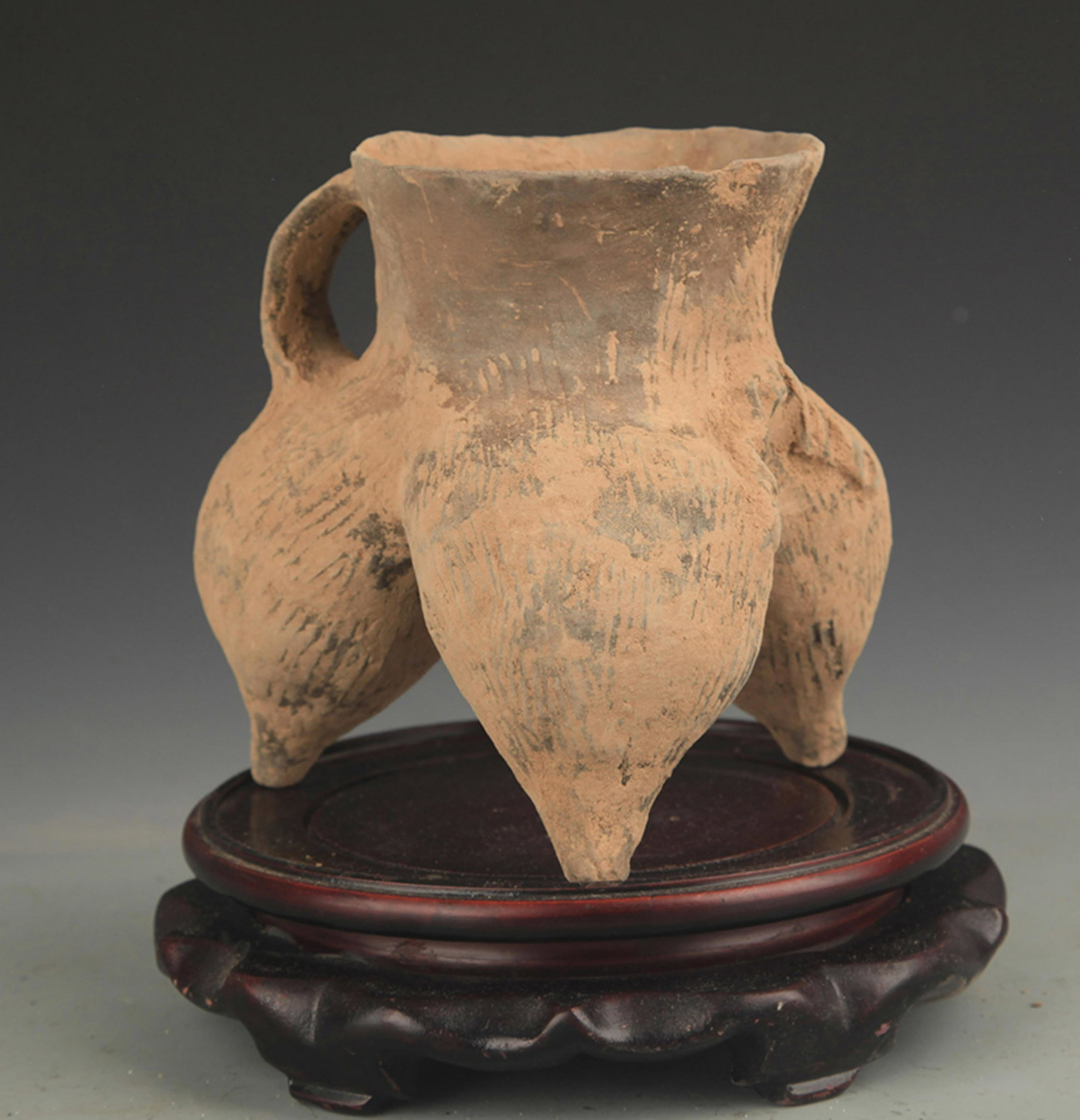 A MA JIA KILN STYLE CULTURE POTTERY JAR: New Stone Age Period Style, High: 5.0 inch; Diameter:3.75 inch; Width: 5.5 inch