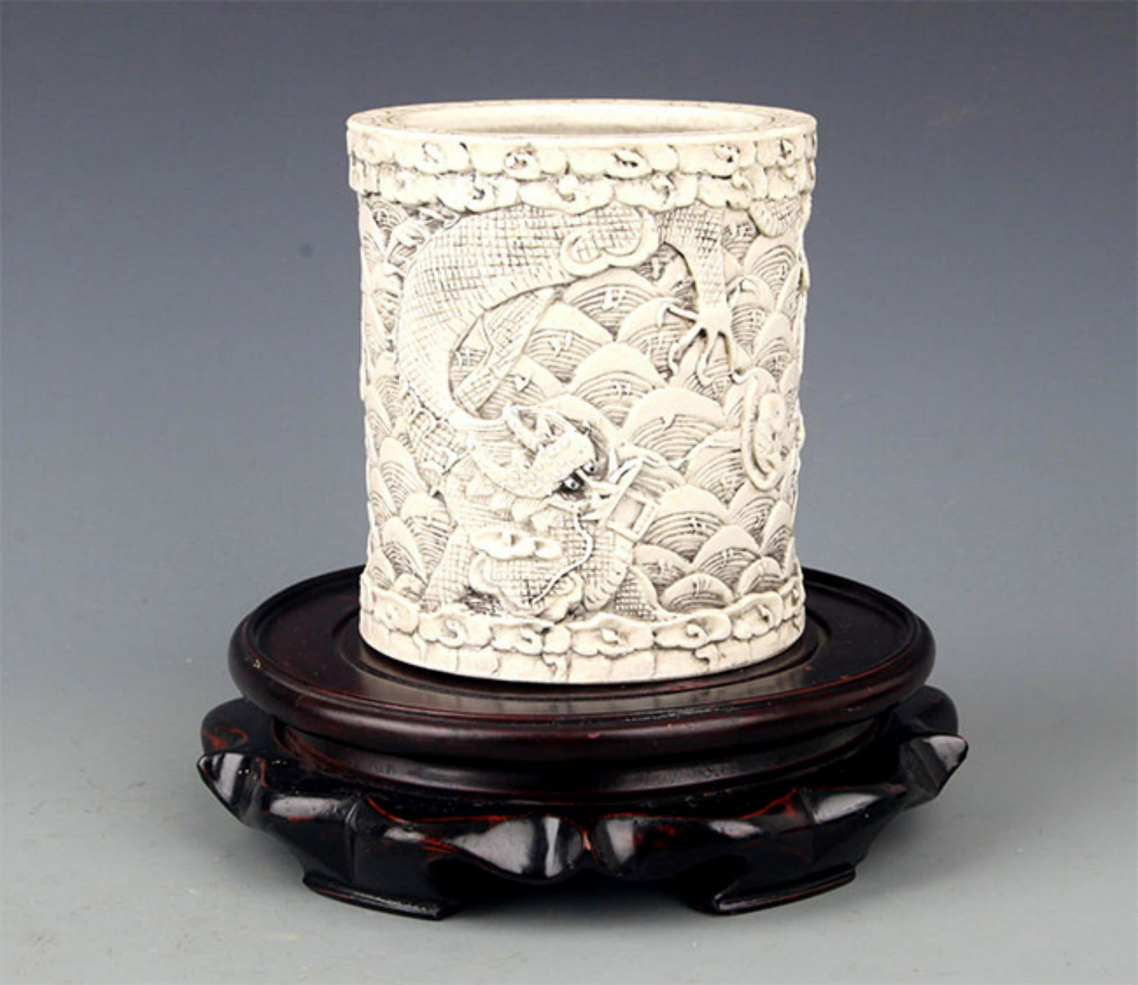 A WHITE COLOR GLAZED PORCELAIN BRUSH HOLDER (1 of 6)