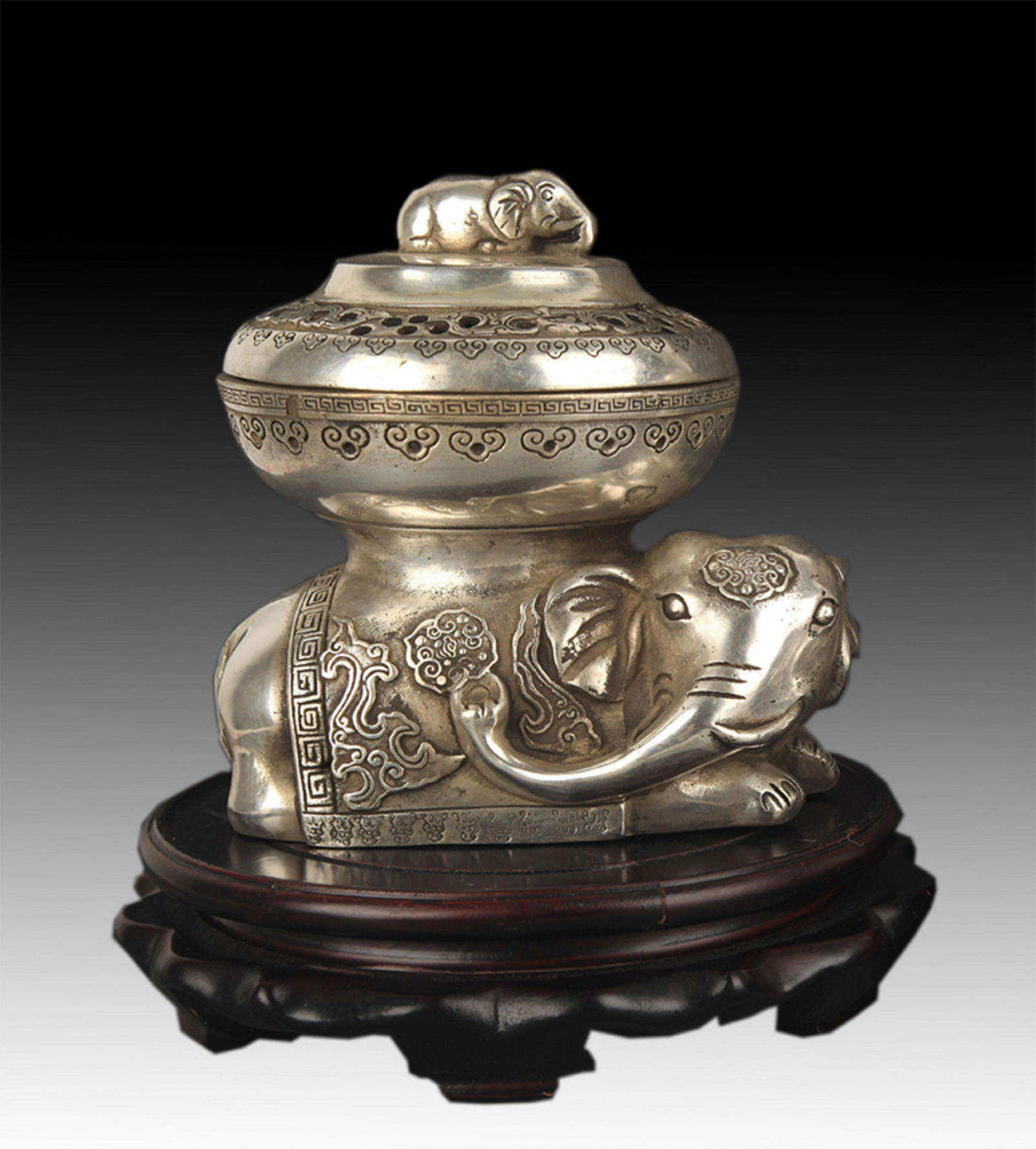 A FINE WHITE BRONZE ELEPHANT FOOT FIGURE AROMATHERAPY (1 of 6)