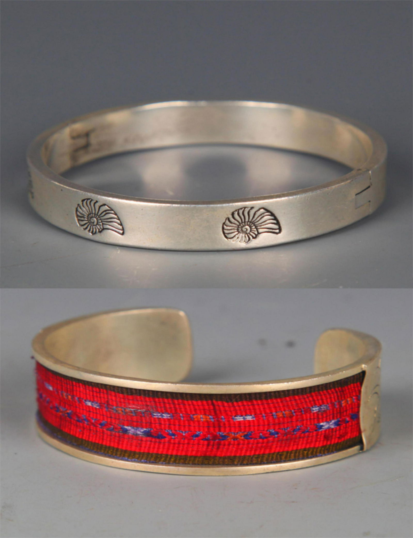 GROUP OF TWO FINELY MADE WHITE BRONZE BANGLE (1 of 7)
