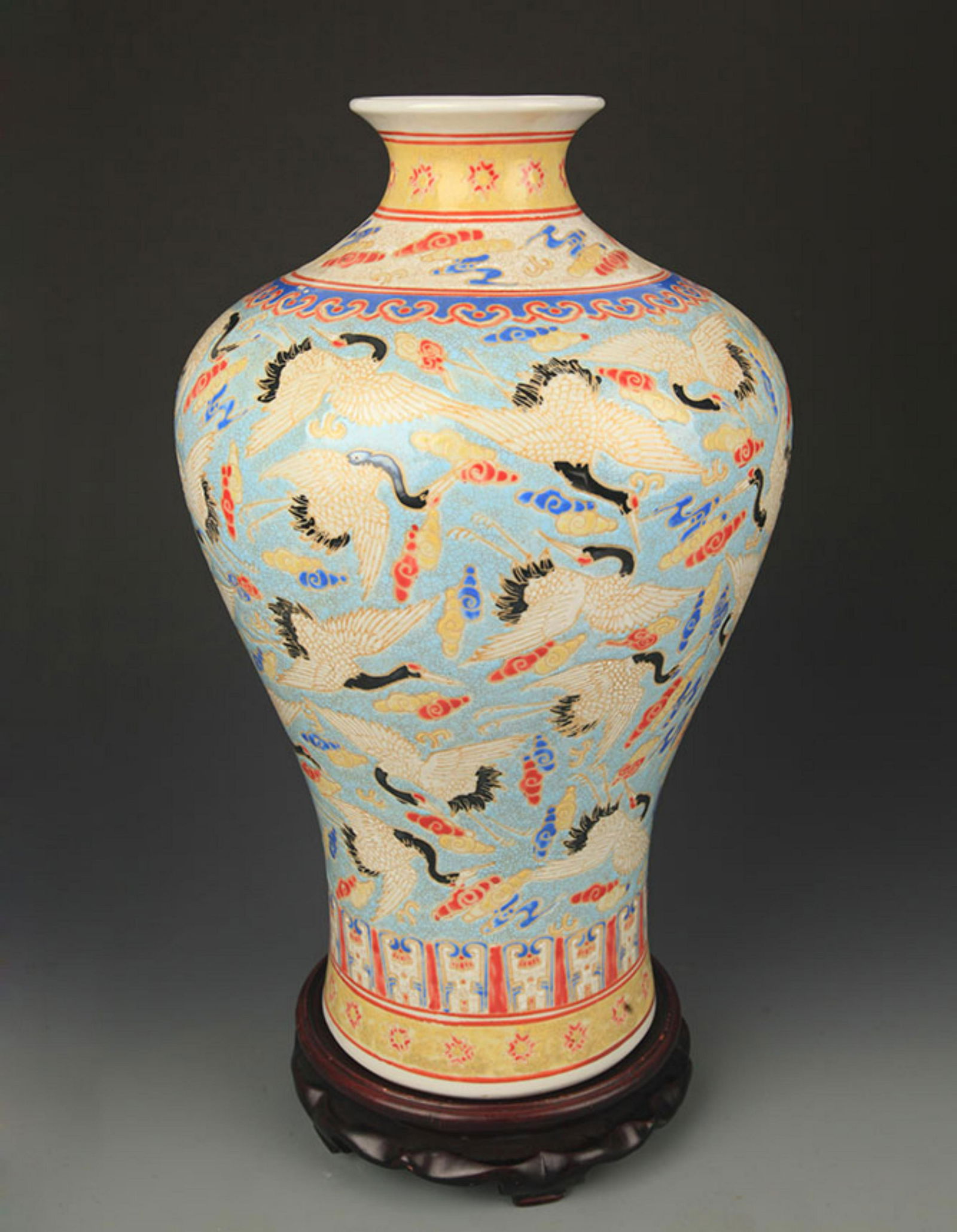 TURQUOISE GLAZED FAMILLE ROSE CRANE PATTERN VASE (1 of 5)