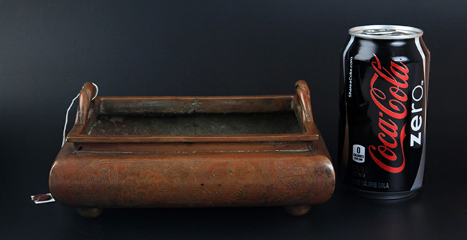 A FINELY CARVED SQUARE BRONZE CENSER (1 of 8)