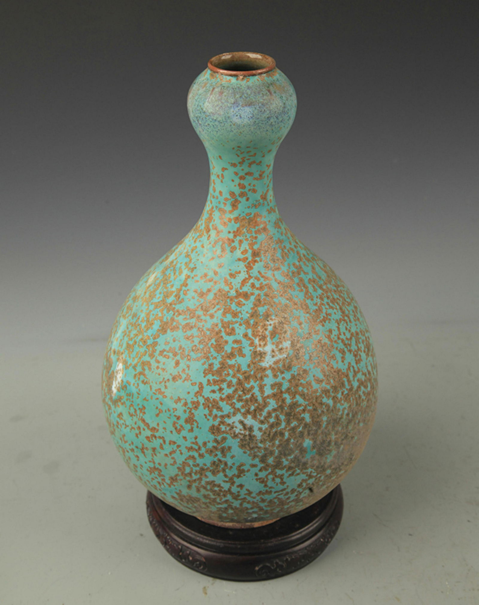 A LU JUN KILN GARLIC STYLE BOTTLE (1 of 5)