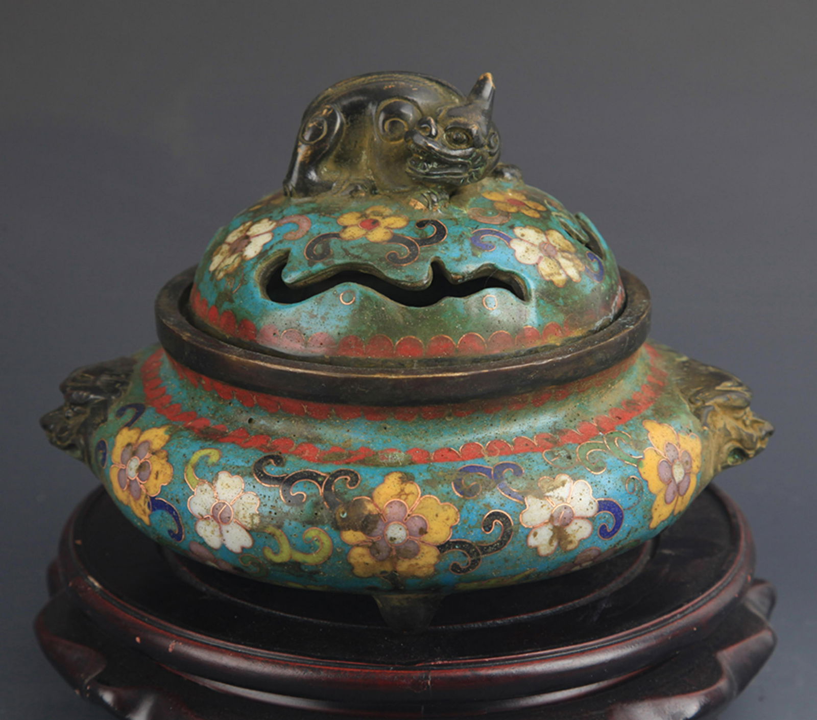 A BRONZE CLOISONNE ENAMEL ANIMAL TOP AROMATHERAPY (1 of 6)