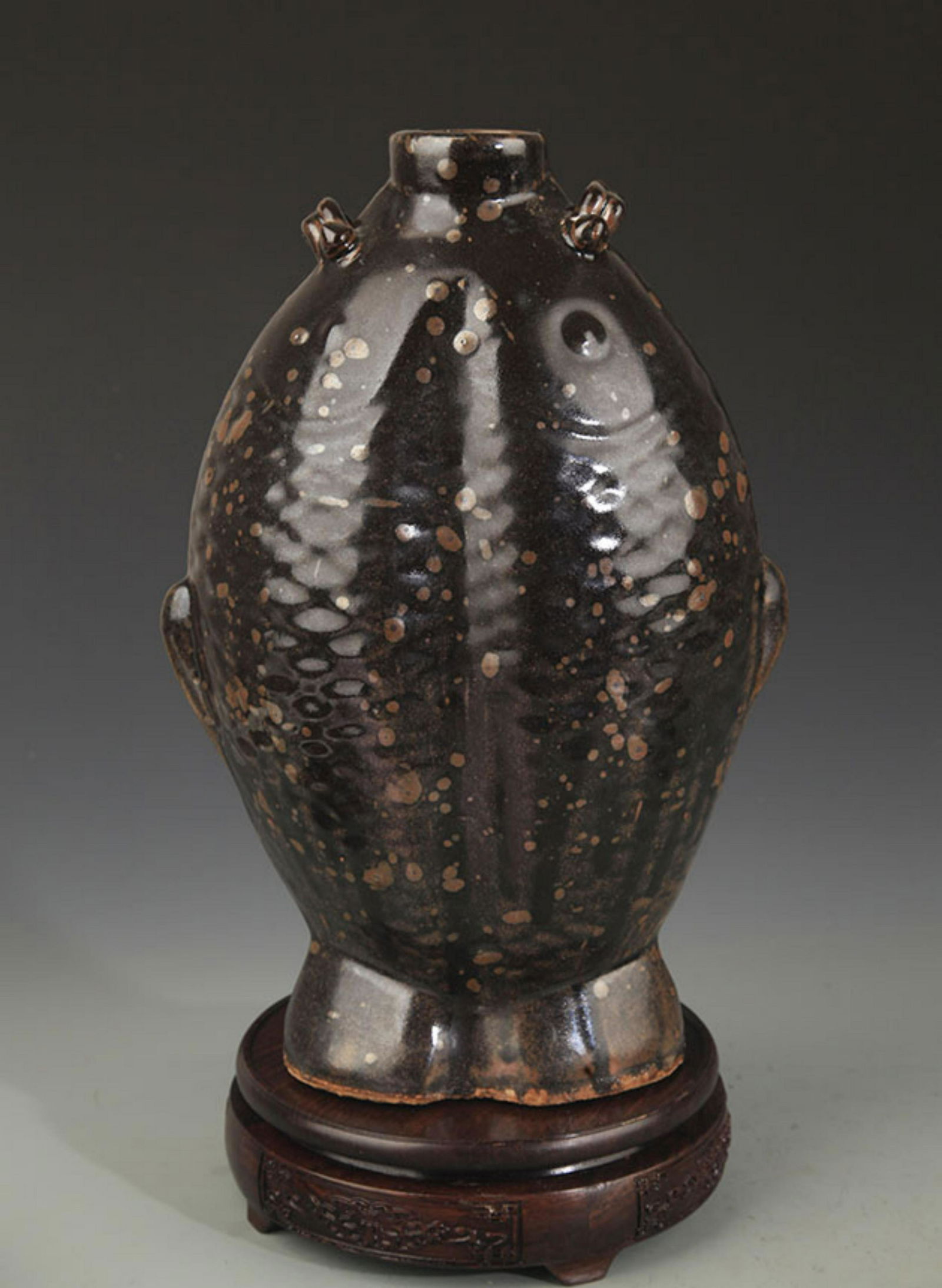 A JIAN KILN DOUBLE EAR FLAT VASE (1 of 5)