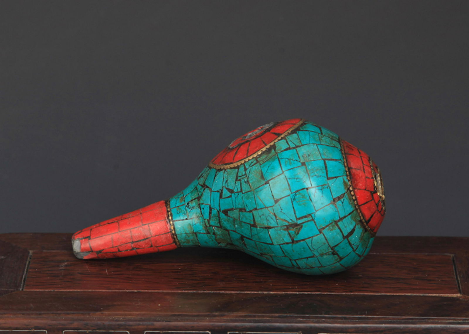 A FINE TIBETAN BUDDHISM RELIGIOUS CONCH (1 of 4)