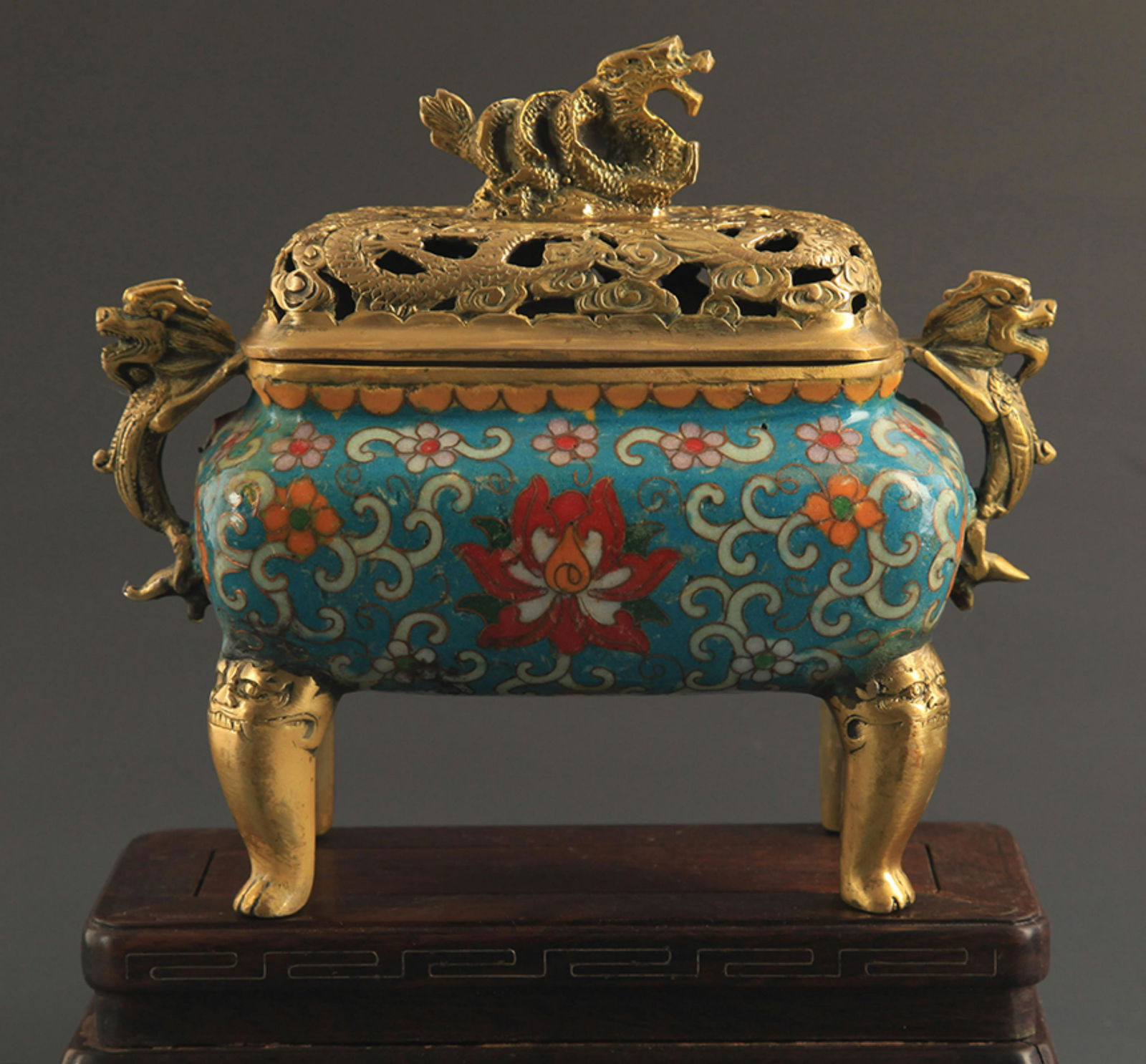 A CLOISONNE DRAGON CARVING AROMATHERAPY (1 of 11)