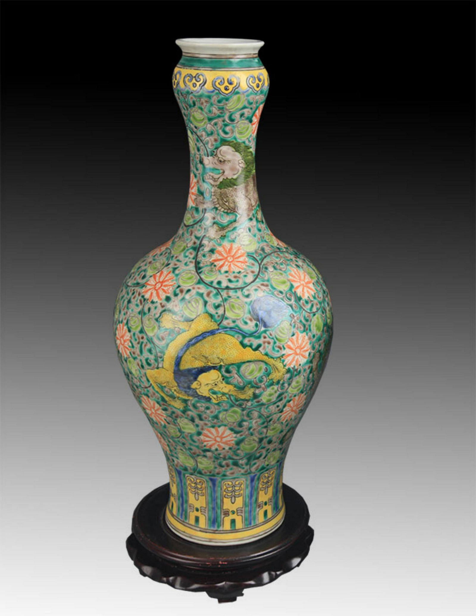 SAN CAI COLOR LION PAINTING GARLIC HEAD PORCELAIN VASE (1 of 8)