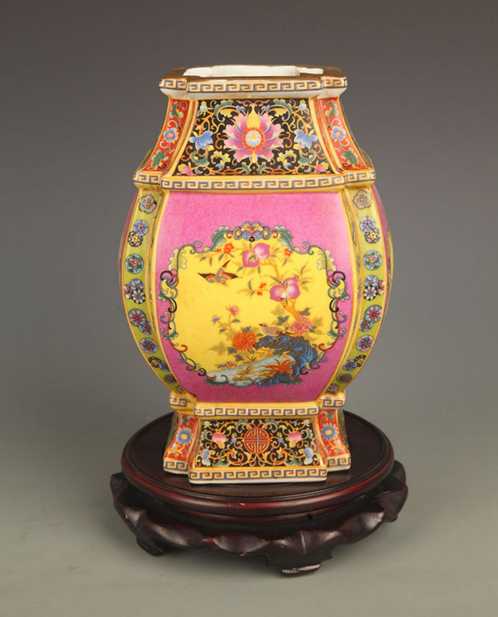 A FAMILLE ROSE FLOWER PAINTED PORCELAIN VASE (1 of 10)