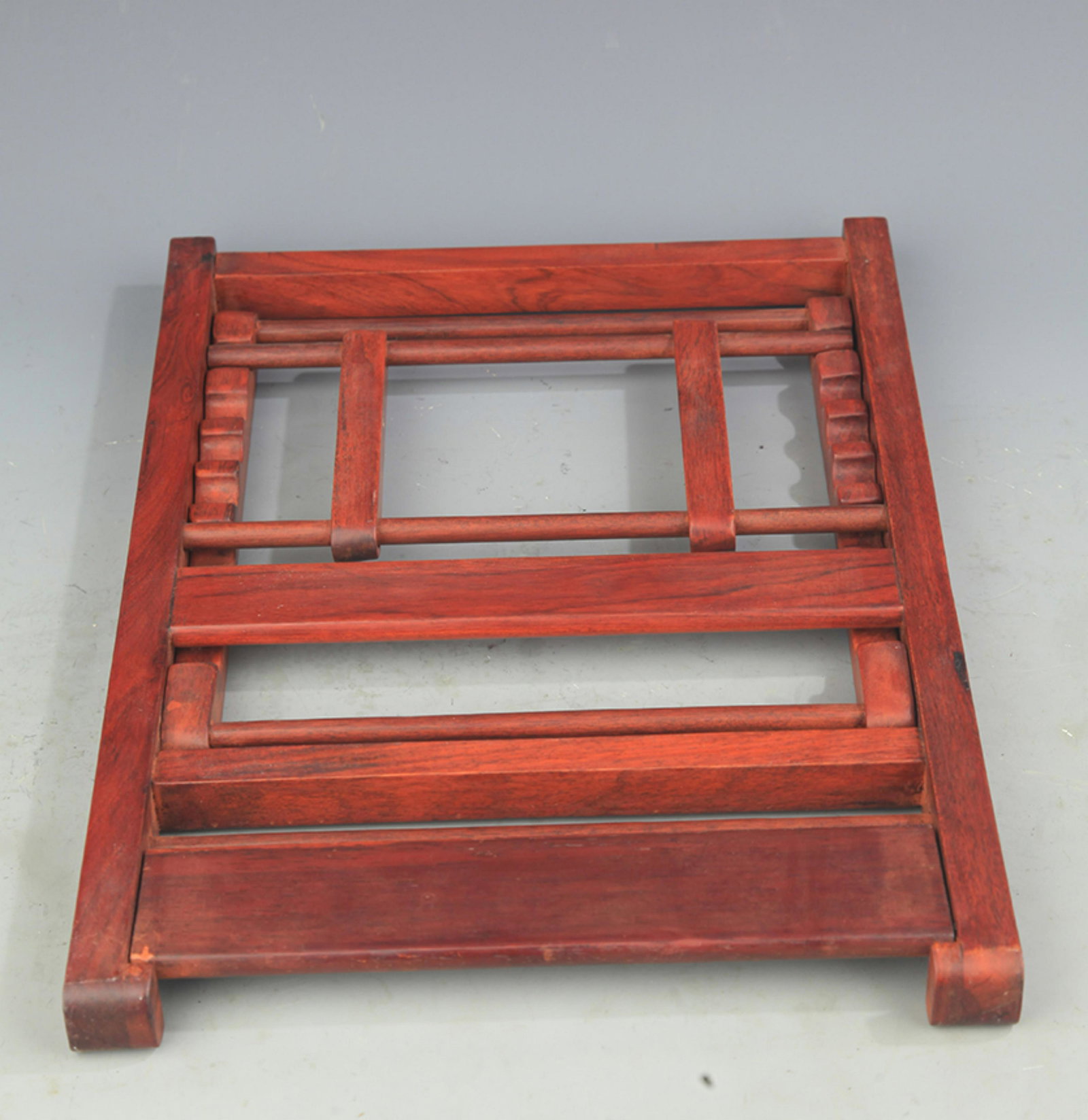 A FINE HUA LI MU BOOK STAND: 20th Century, Width:10.00 inch; High:13.00 inch;