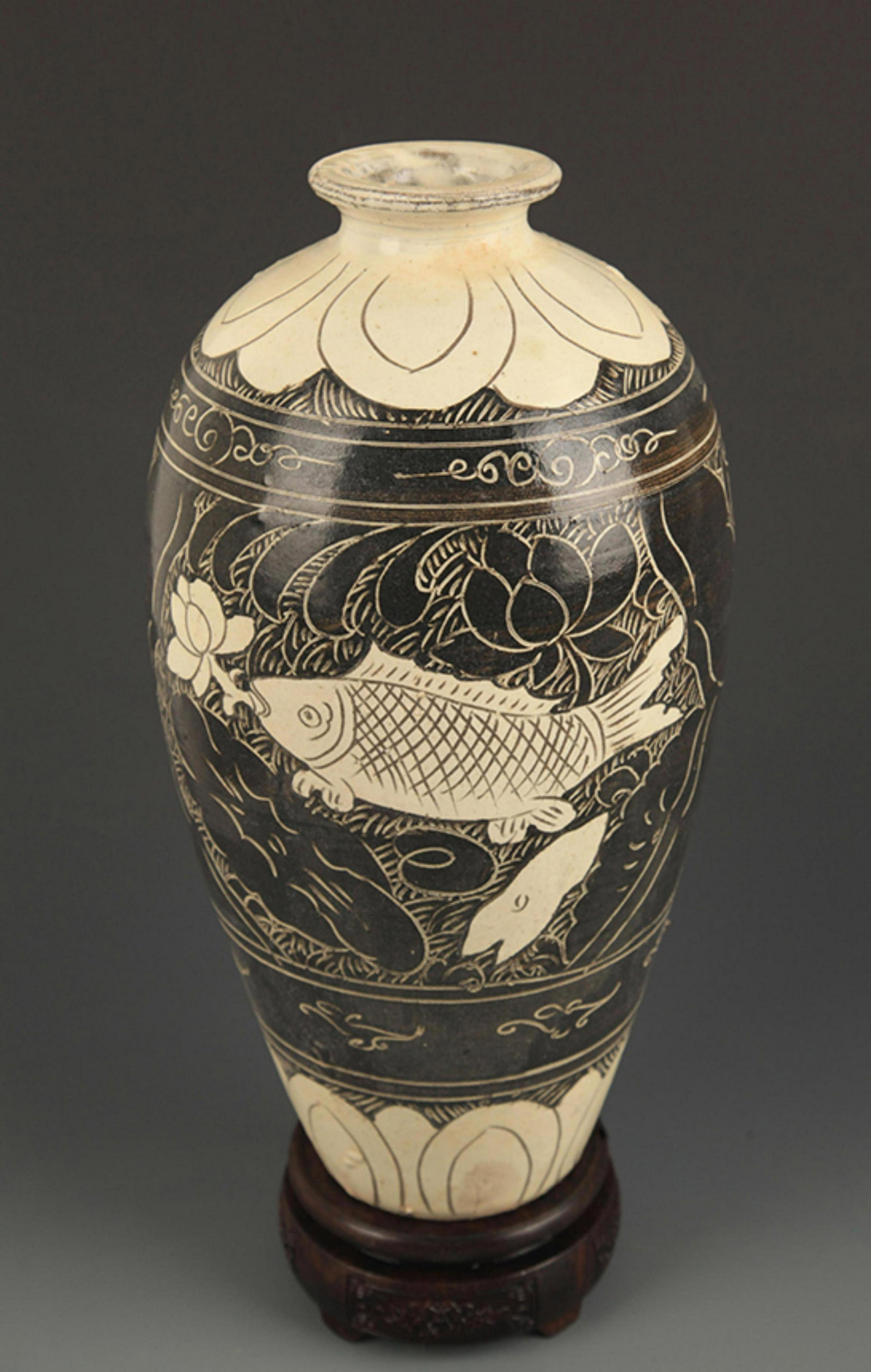A CI ZHOU KILN PORCELAIN BEI BOTTLE: Song Dynasty Style, High:13.25 inch; Diameter:2.75 inch