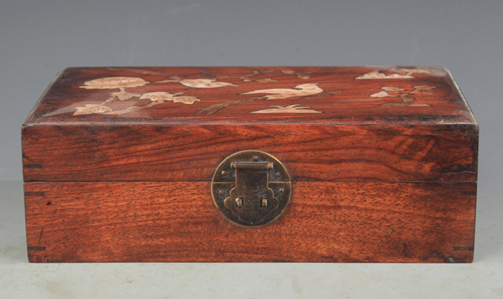 A FINE HUA LI MU EMBEDDED JEWELRY BOX: 20th Century, Long: 11.00 inch; Width: 6.25 inch; High: 3.5 inch