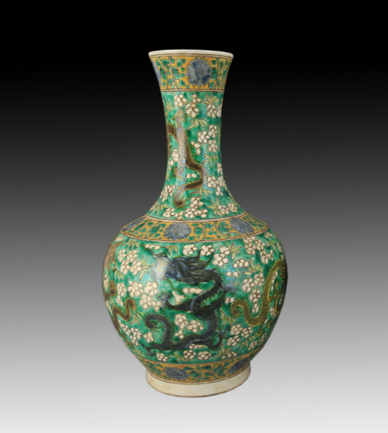 A SAN CAI COLOR FLOWER AND DRAGON PATTERN VASE (1 of 8)