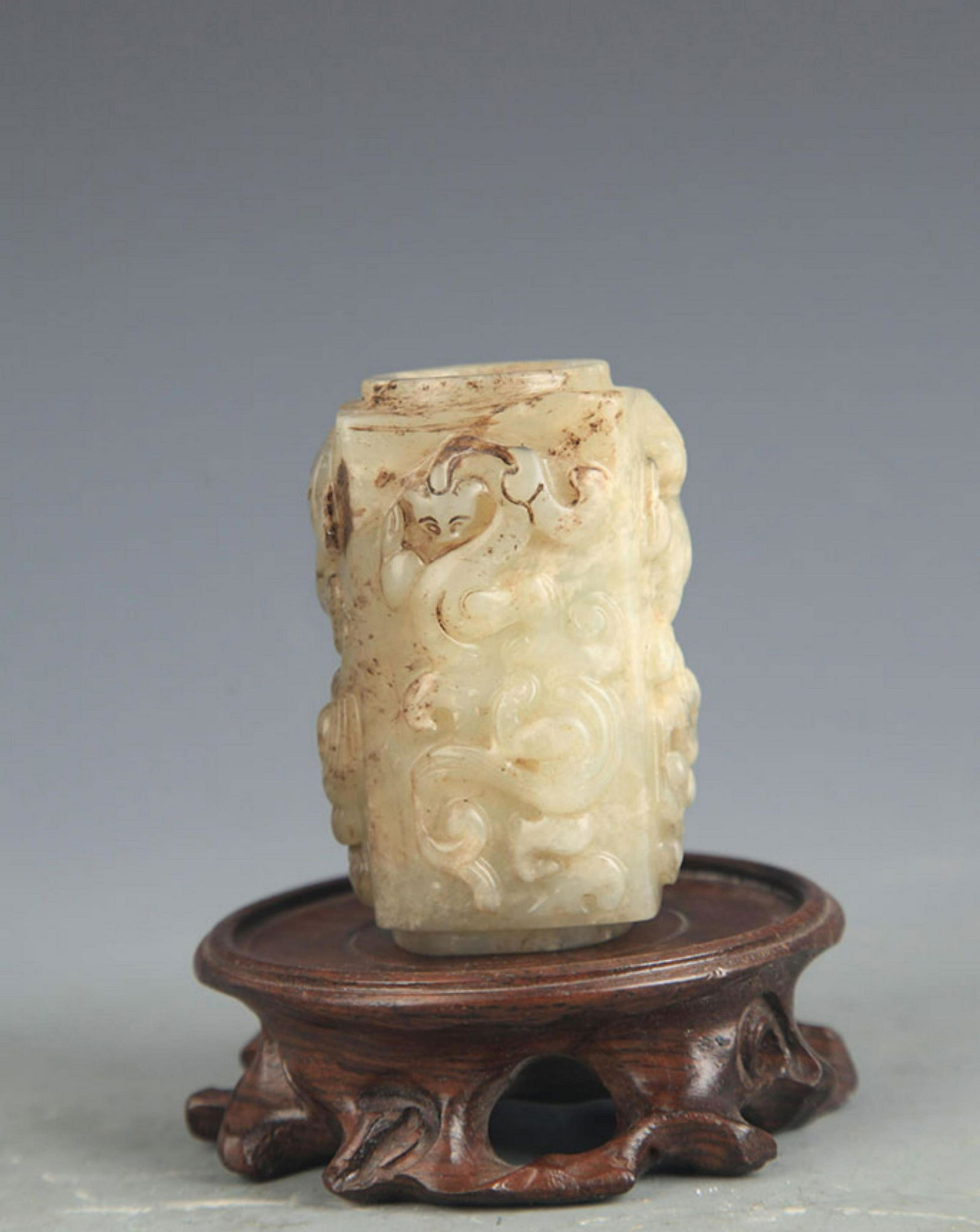 A FINE OF JADE CARVING WITH DRAGON (1 of 6)