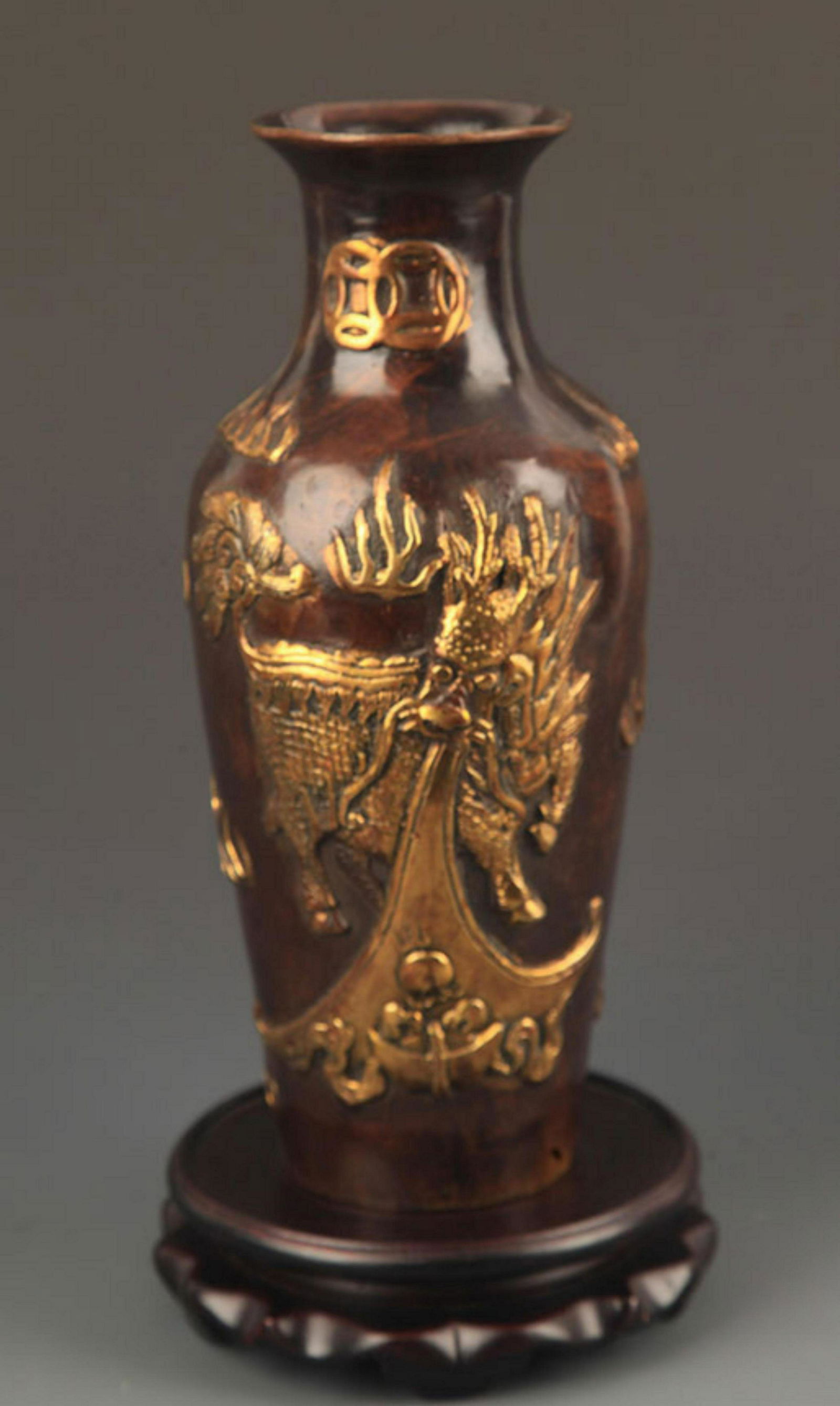 A FINE KIRIN CARVING BRONZE JAR (1 of 6)