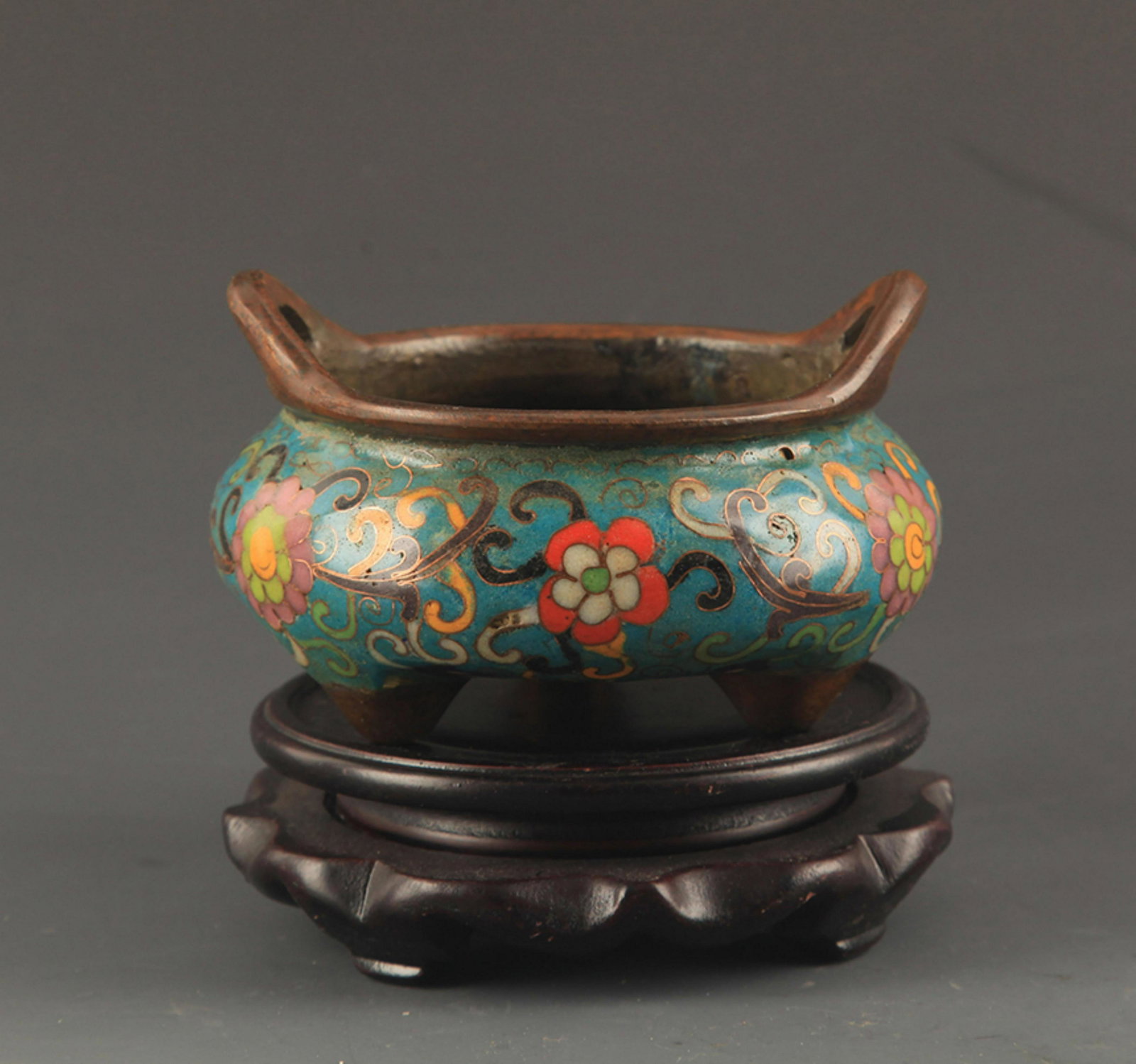A BRONZE CLOISONNE FLOWER CARVING CENSER: Ming Dynasty, High: 3.0 inch; Diameter:4.5 inch