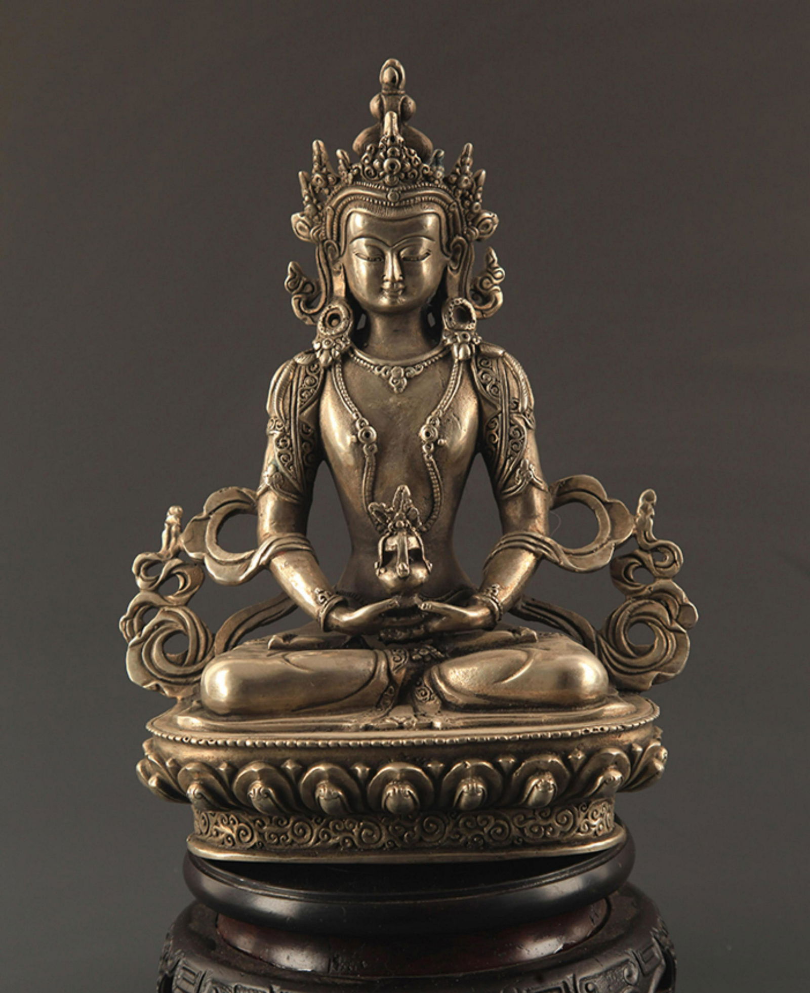 A BRONZE AMITAYUS BUDDHA STATUE (1 of 5)