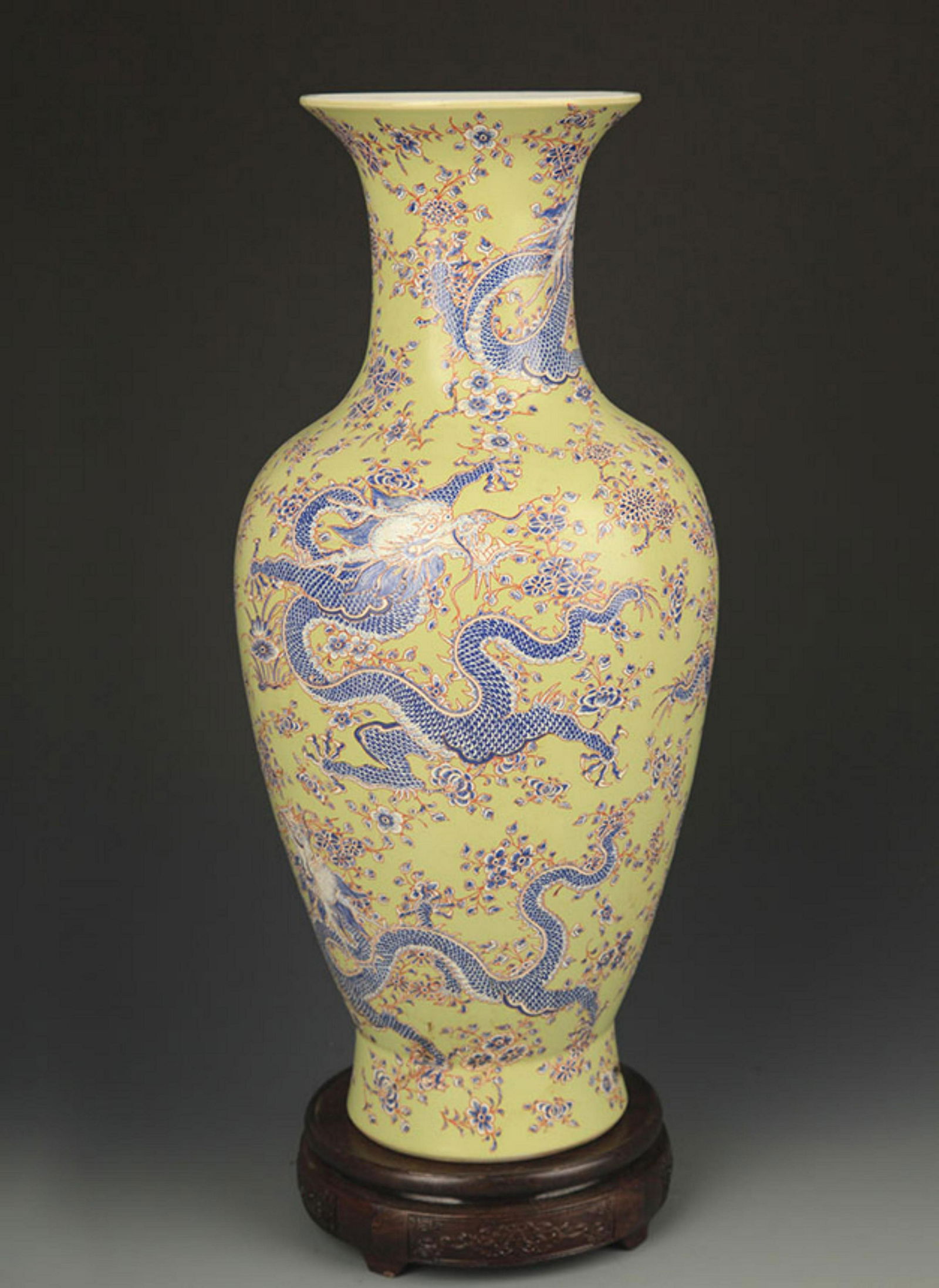 A YELLOW GLAZED DRAGON PATTERN PORCELAIN DECORATIVE (1 of 5)
