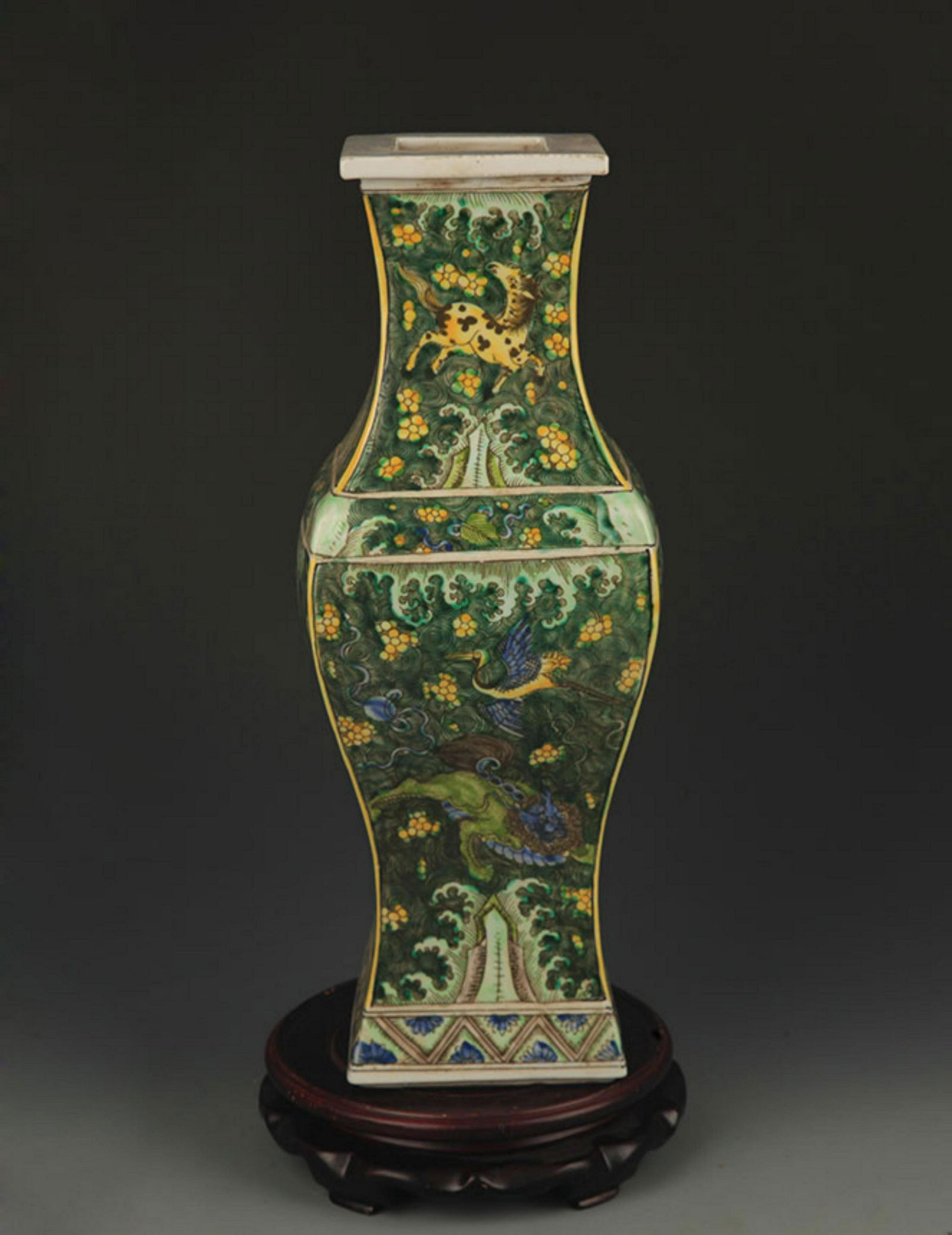 SAN CAI COLOR ANIMAL PATTERN SQUARE VASE (1 of 7)